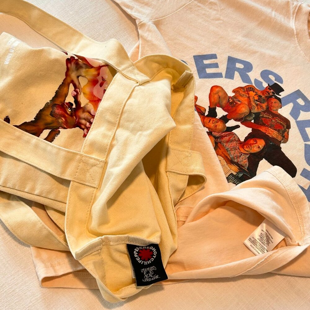 Red Hot Chili Peppers T-Shirt & Tote - Picture 3 of 6